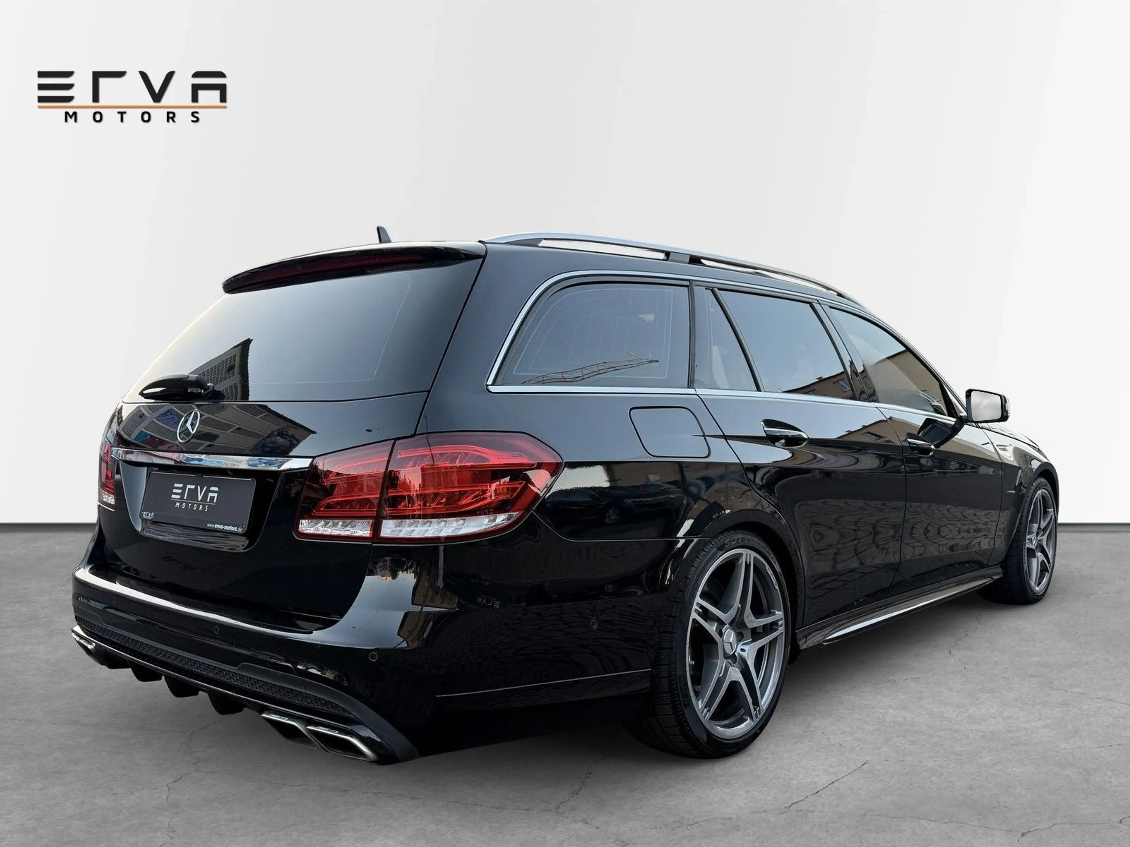 Mercedes-Benz E 63 AMG E 4Matic | harman kardon | Panorama — photo 4