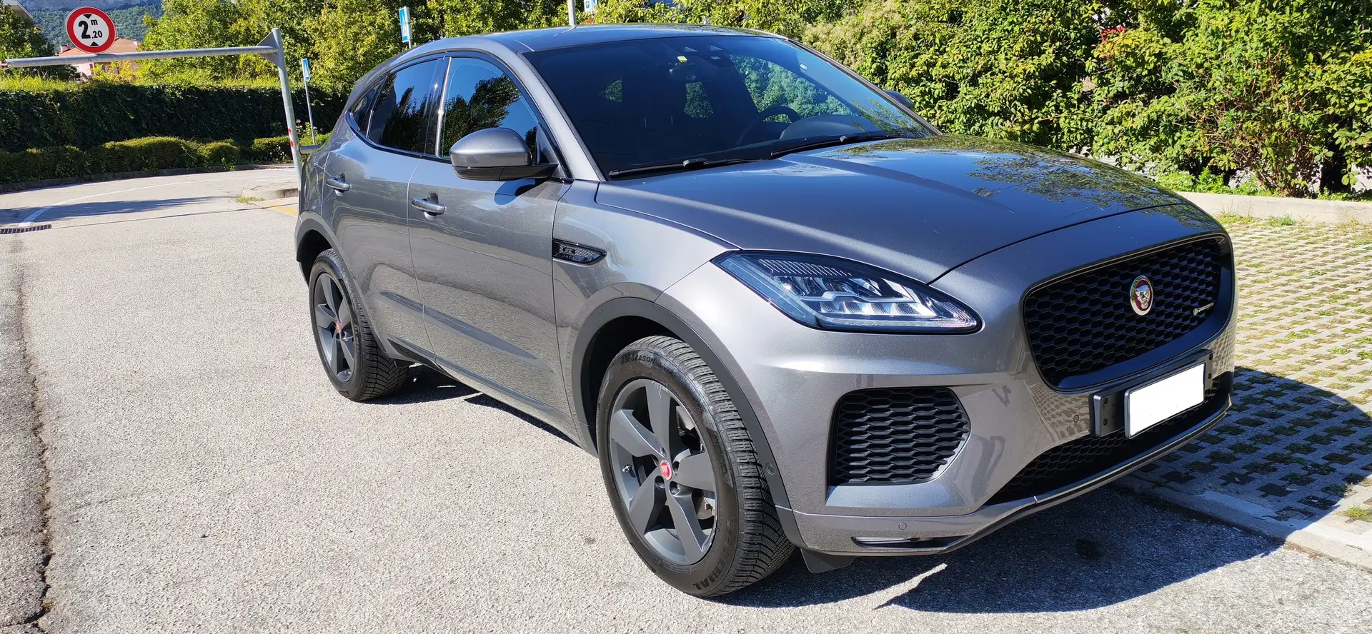 Jaguar E-Pace E-Pace 2.0d i4 R-Dynamic SE awd 180cv auto my19 Grigio - 2