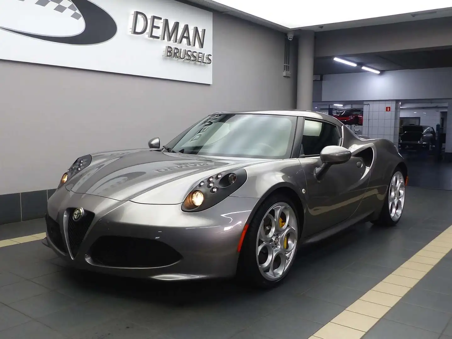 Alfa Romeo 4C Gris Basalto * Cuir noir * échappements Racing Grau - 1