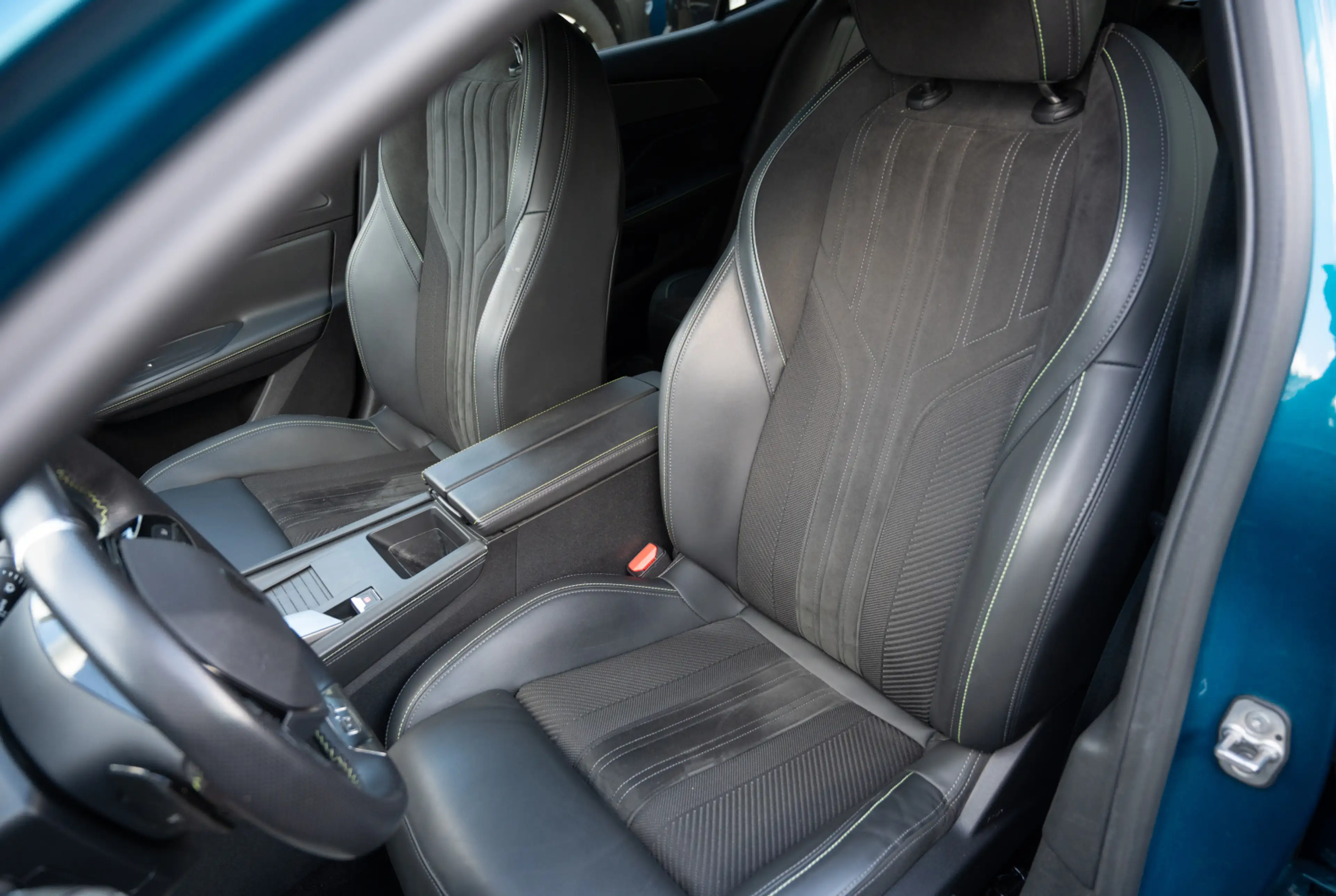 Peugeot 408 GT Hybrid 136 e-DSC6 *GW-TOP-DEAL* — photo 8