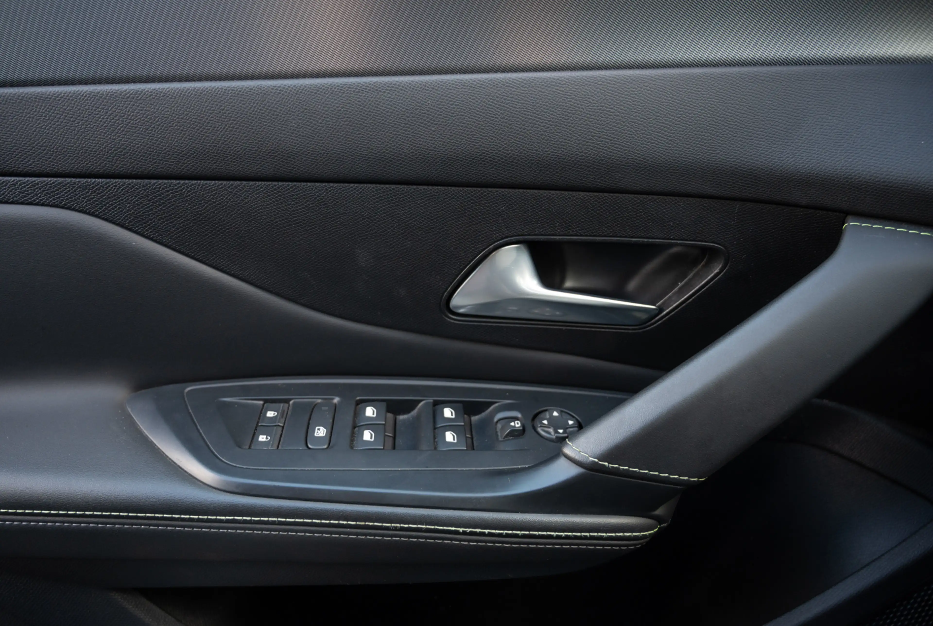 Peugeot 408 GT Hybrid 136 e-DSC6 *GW-TOP-DEAL* — photo 14
