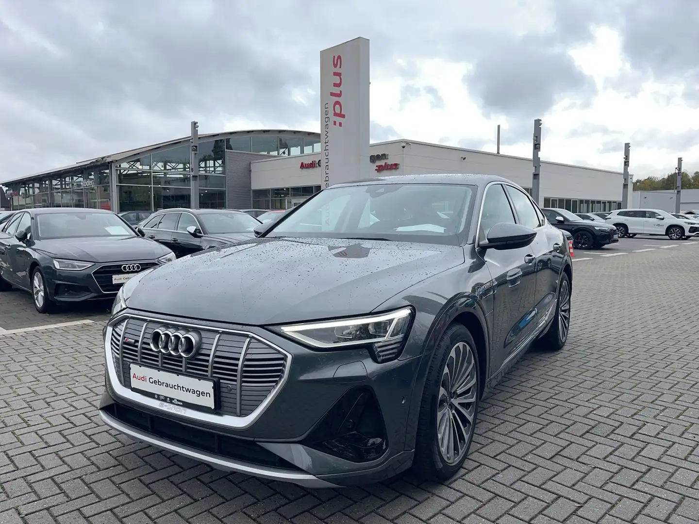 Audi e-tron Sportback 50 quattro S Line VC+ Kam LM21 Grau - 1