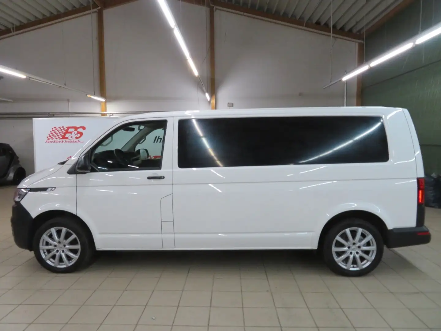 Volkswagen T6 Transporter T6.1 Kasten 2.0 TDI Lang LR*LED*AHK*Standhzg* Weiß - 2