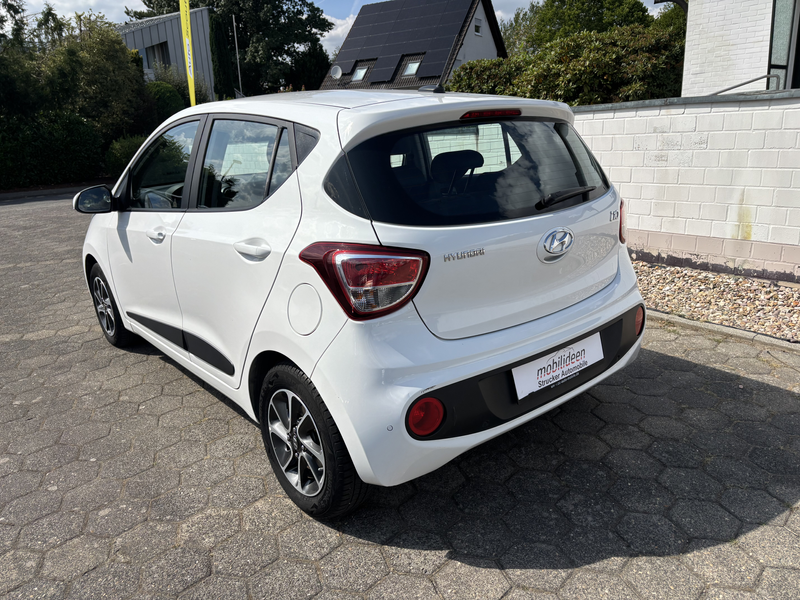 Hyundai i10 i10 1.2 Automatik Navi Sitzh PDC 1.Hand — photo 4