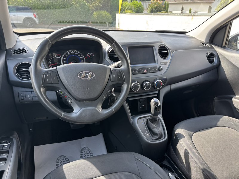 Hyundai i10 i10 1.2 Automatik Navi Sitzh PDC 1.Hand — photo 8