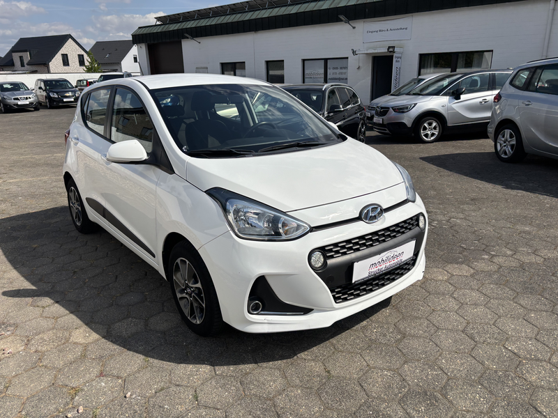Hyundai i10 i10 1.2 Automatik Navi Sitzh PDC 1.Hand — photo 3