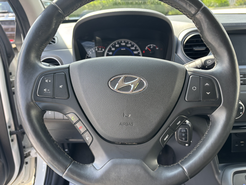 Hyundai i10 i10 1.2 Automatik Navi Sitzh PDC 1.Hand — photo 11