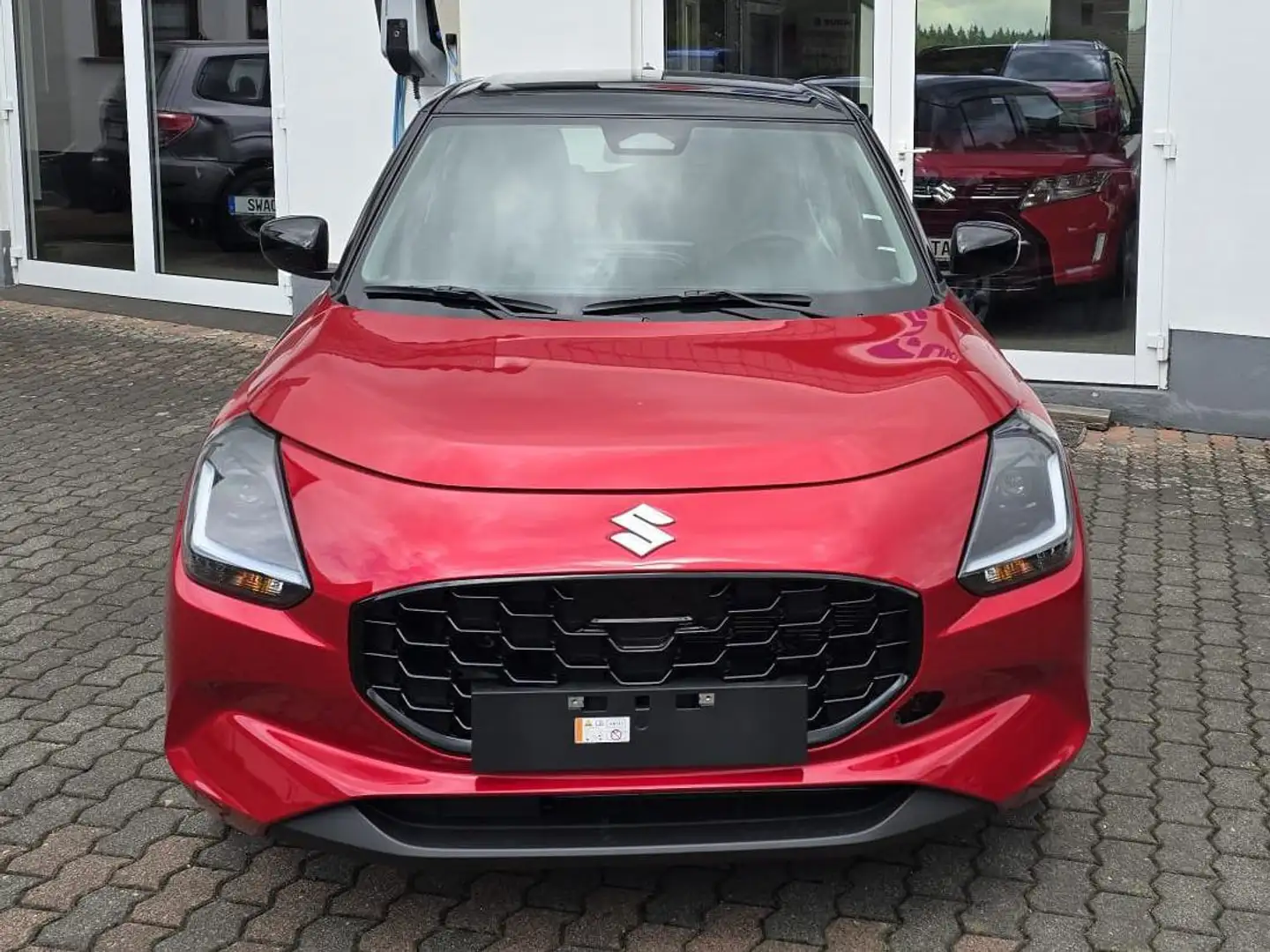 Suzuki Swift 1.2 Hybrid MT Comfort Rood - 2
