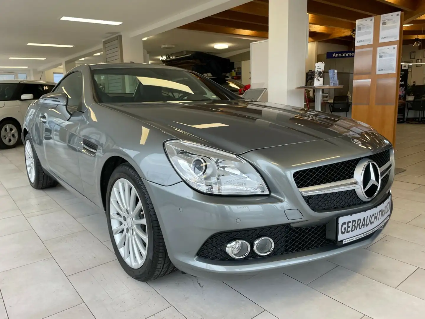 Mercedes-Benz SLK 200 BlueEffi.*Airscarf*Klima*SHZ*PTC*Navi Zilver - 2