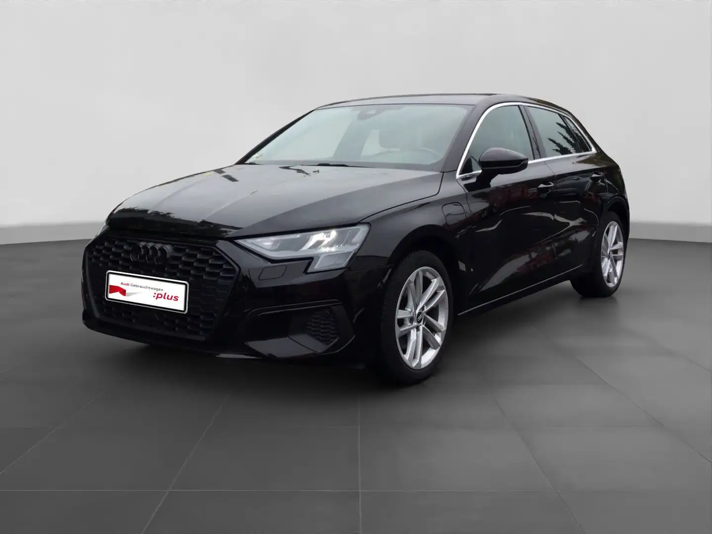 Audi A3 40 TFSIe LM17 NAVI+ SITZHZ GRA VIRT Negro - 2