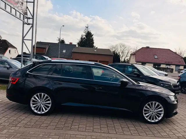 Skoda Superb view 7