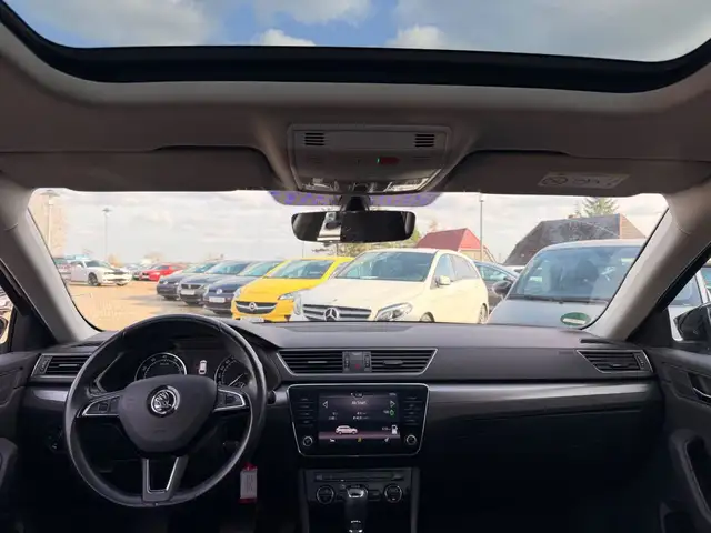 Skoda Superb view 11