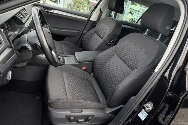 Skoda Superb view 9