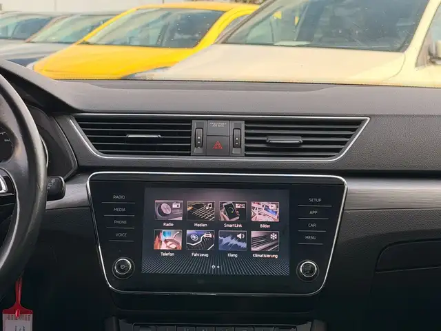 Skoda Superb view 12
