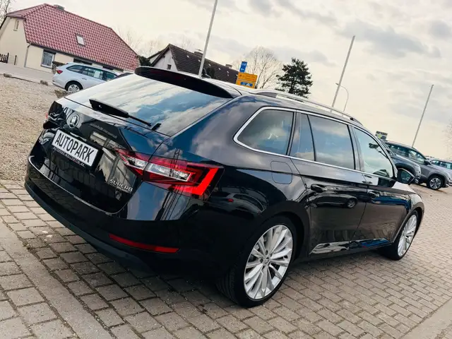 Skoda Superb view 6