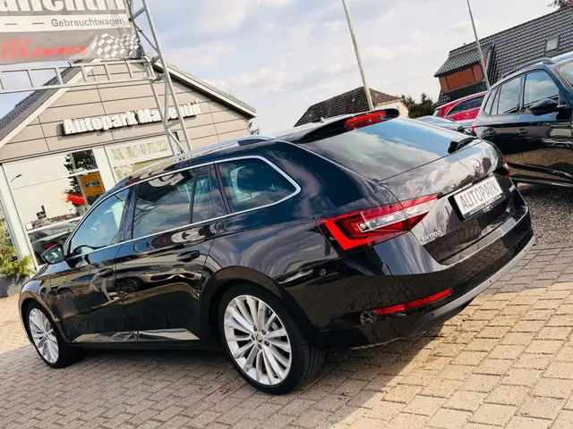 Skoda Superb view 5