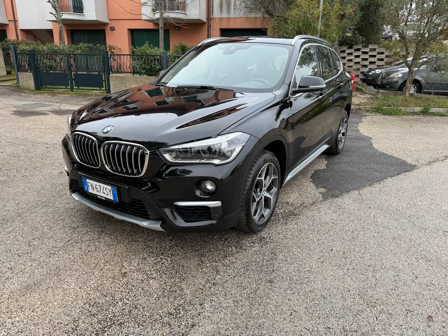 BMW X1 X1 sdrive20d Sport auto gancio traino Nero - 1