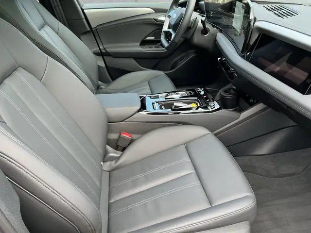 Audi A6 E-Tron view 13