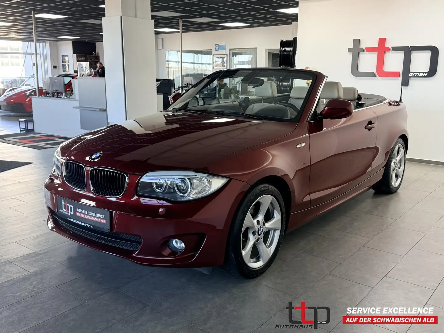 BMW 120 i Cabrio 2.Hand Leder Xenon Navi AHK Rot - 1