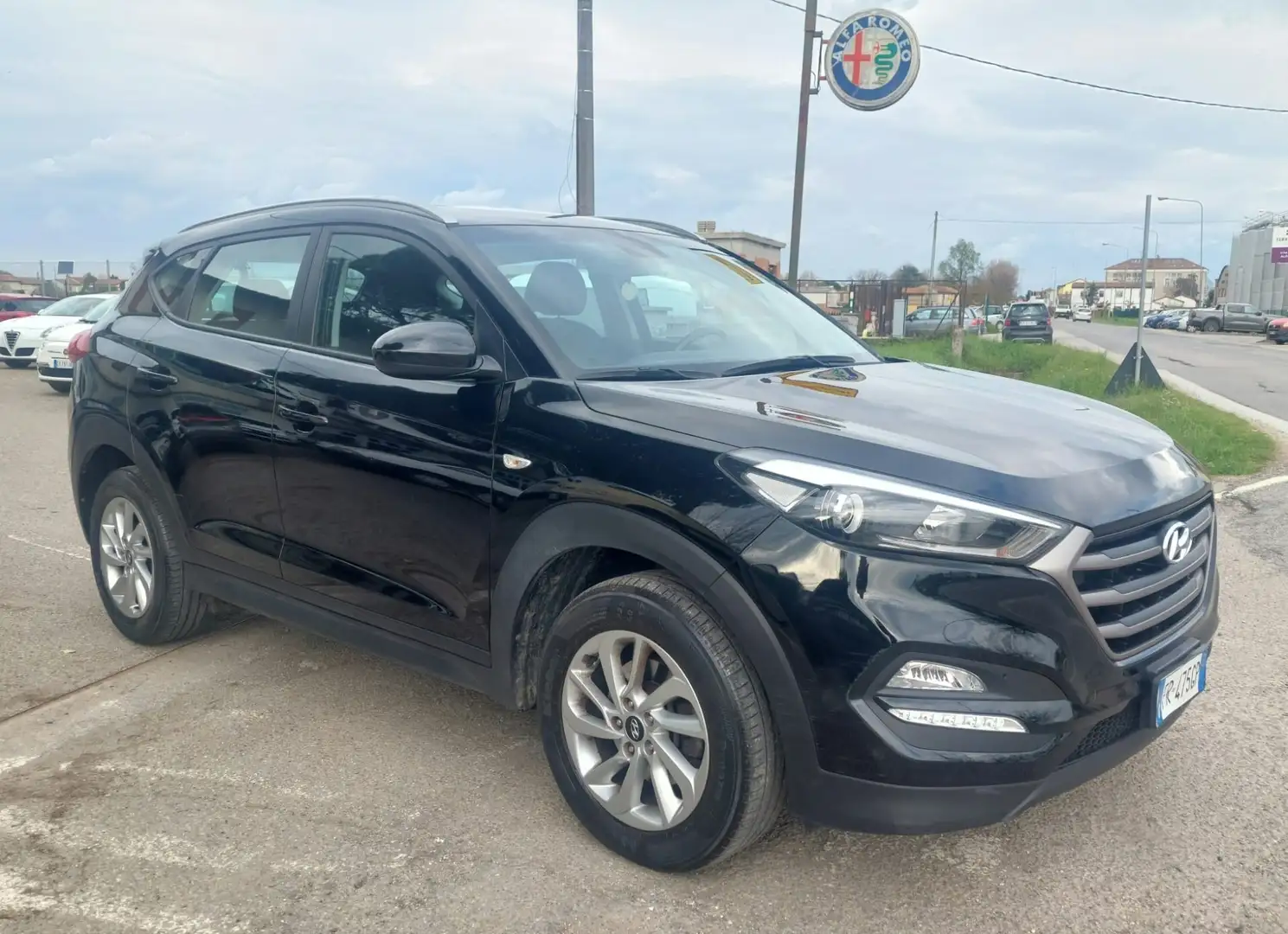 Hyundai TUCSON HYUNDAI TUCSON 1.7 DIESEL 116 CV CRDI XPLUS Zwart - 1