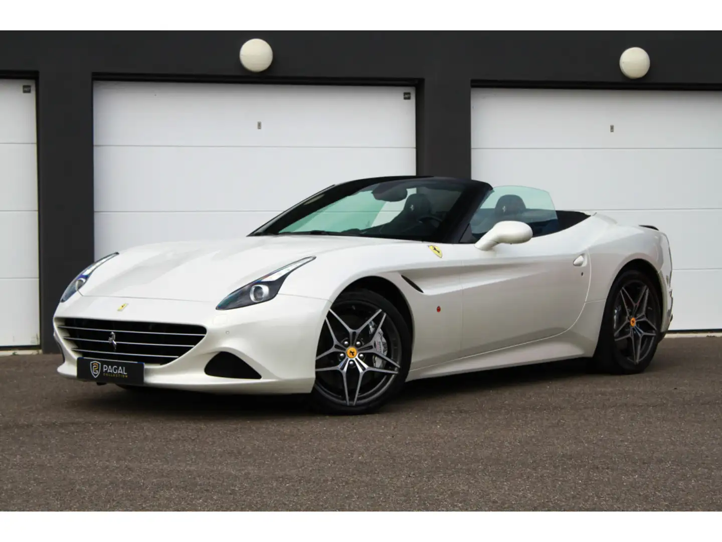Ferrari California California T 560 CAB | CARNET ENTRETIEN COMPLET Blanc - 1