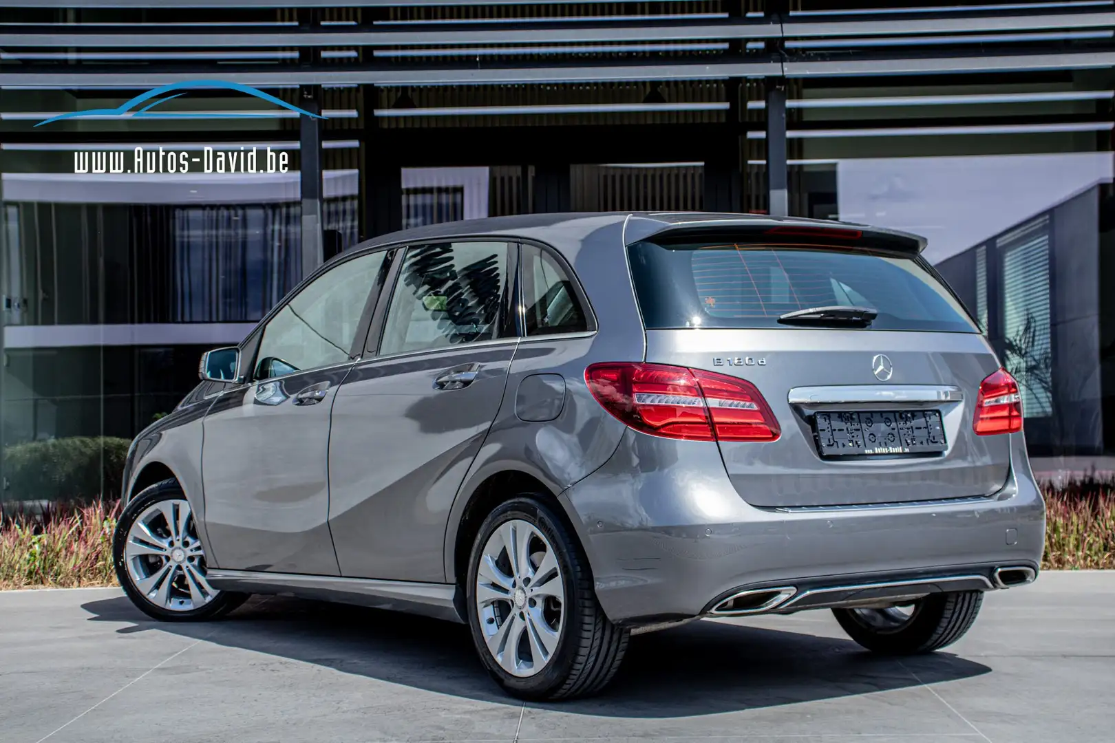 Mercedes-Benz B 180 d / AIRCO / PARKEERSENSOREN / CRUISECONTROL Grijs - 2