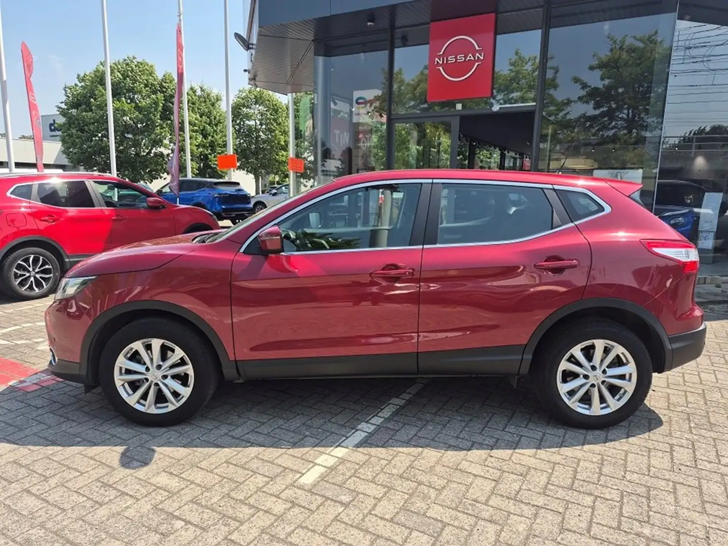 Nissan Qashqai Benzine Automaat Rood - 2
