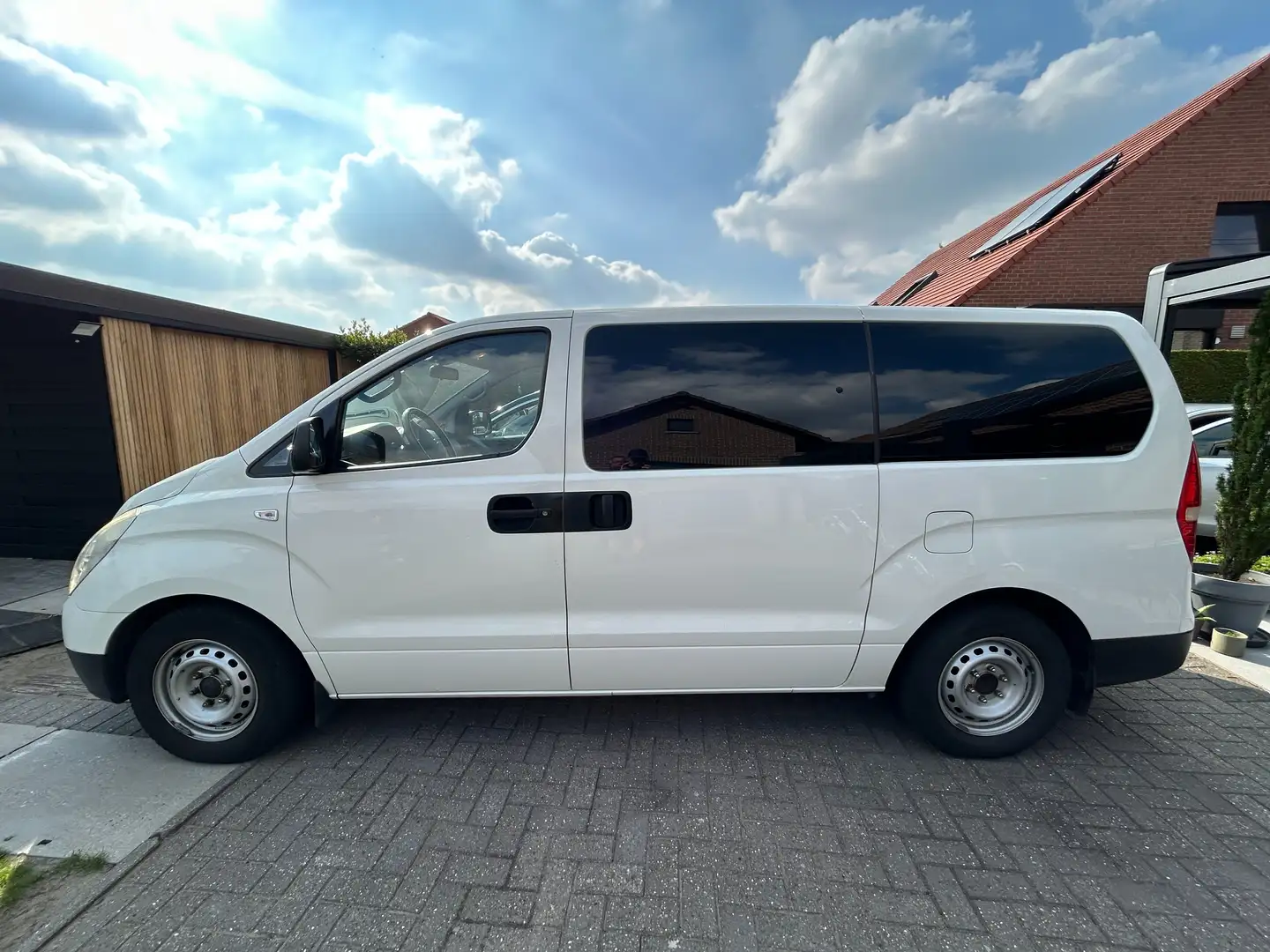 Hyundai H-1 Blanc - 1