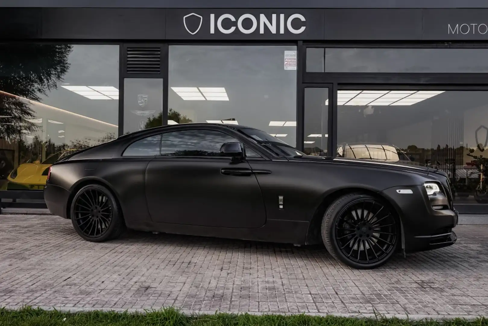 Rolls-Royce Wraith 6.6 V12 Schwarz - 1
