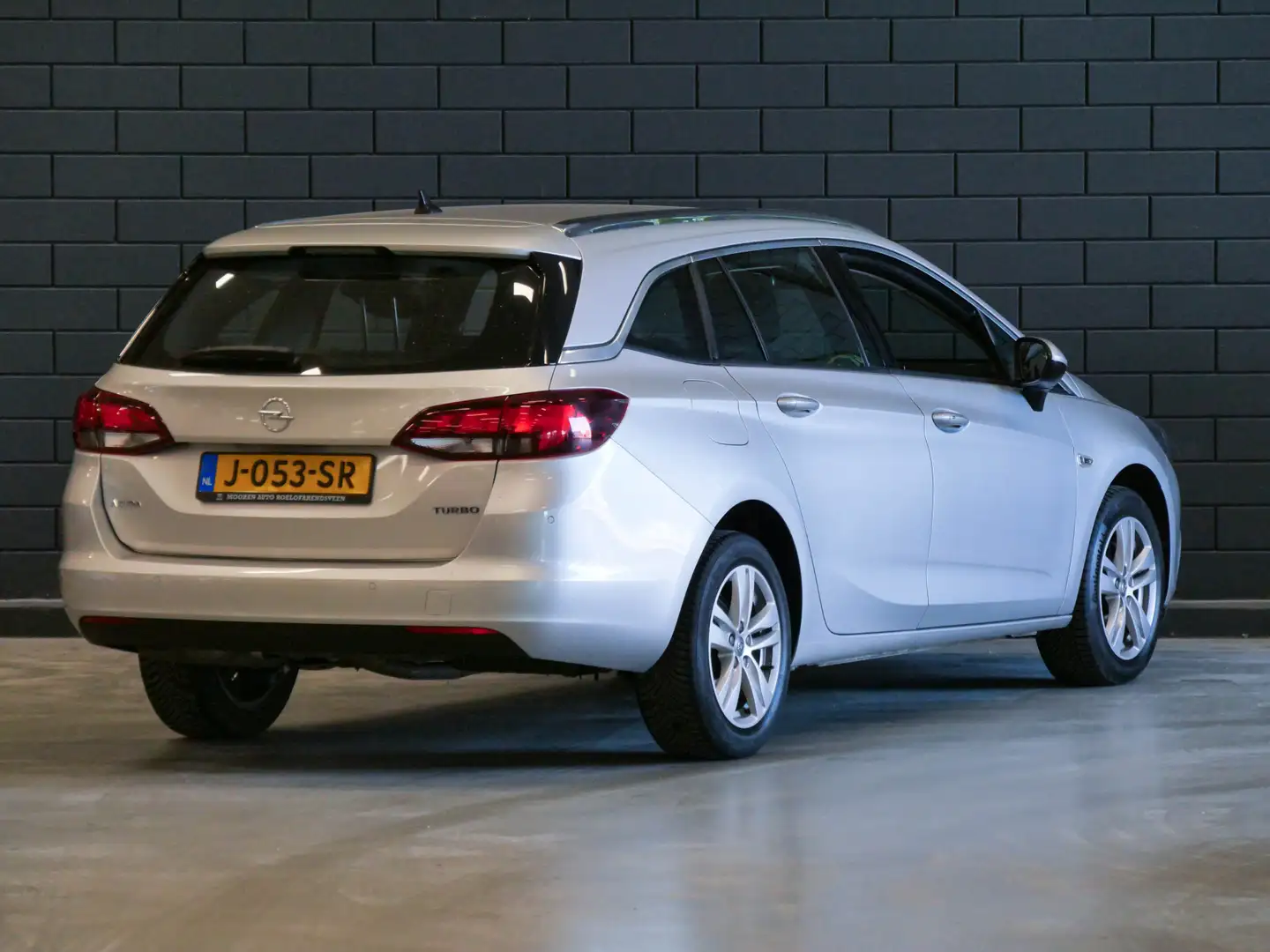 Opel Astra Sports Tourer 1.4 150PK Innovation | CARPLAY | CRU Šedá - 2