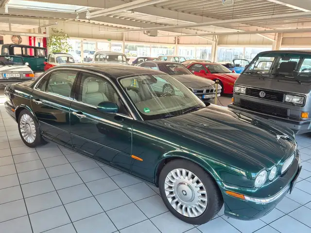 Jaguar XJR XJ8 Super V8 in bester britischer Farbgebung