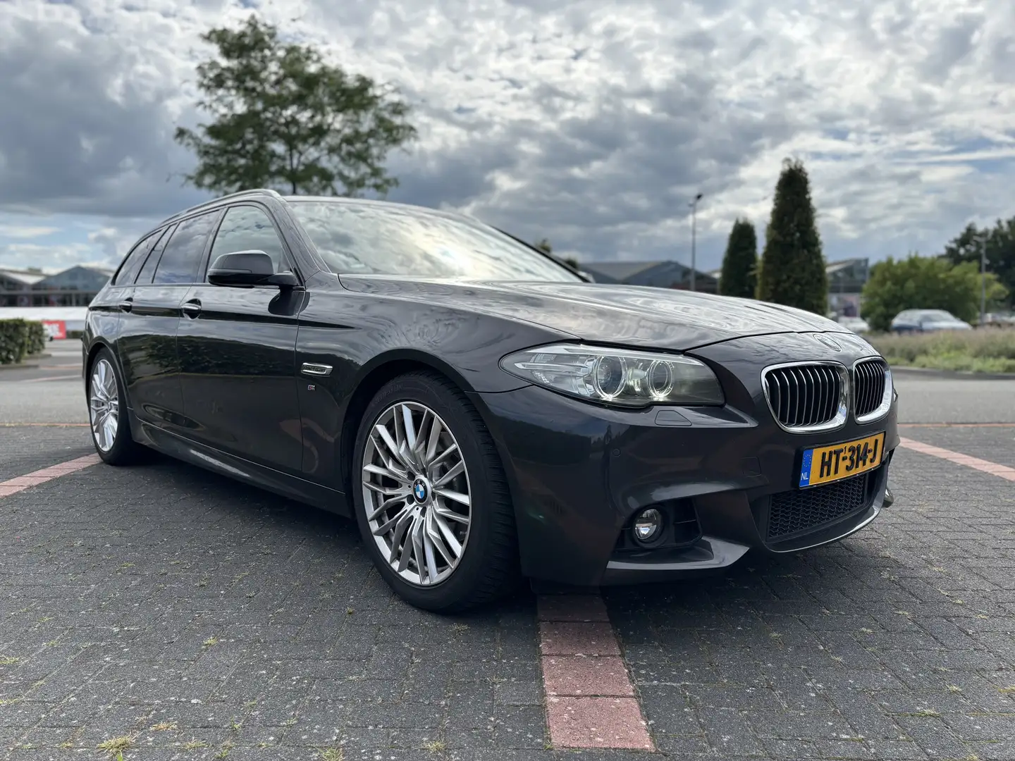 BMW 518 D Executive M-Sport Grijs - 1