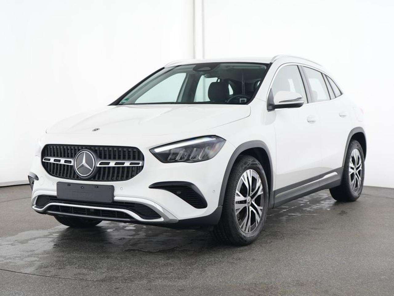 Mercedes-Benz GLA 180 Automatic Progressive Advanced