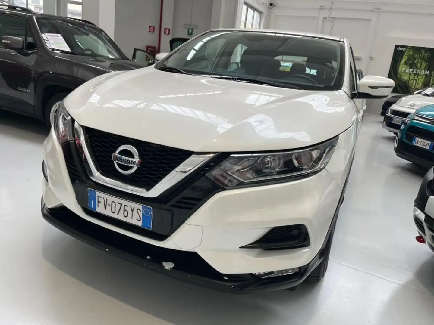 Nissan Qashqai 1.5 dCi 115 CV DCT Business cambio SEQUENZIALE Wit - 2