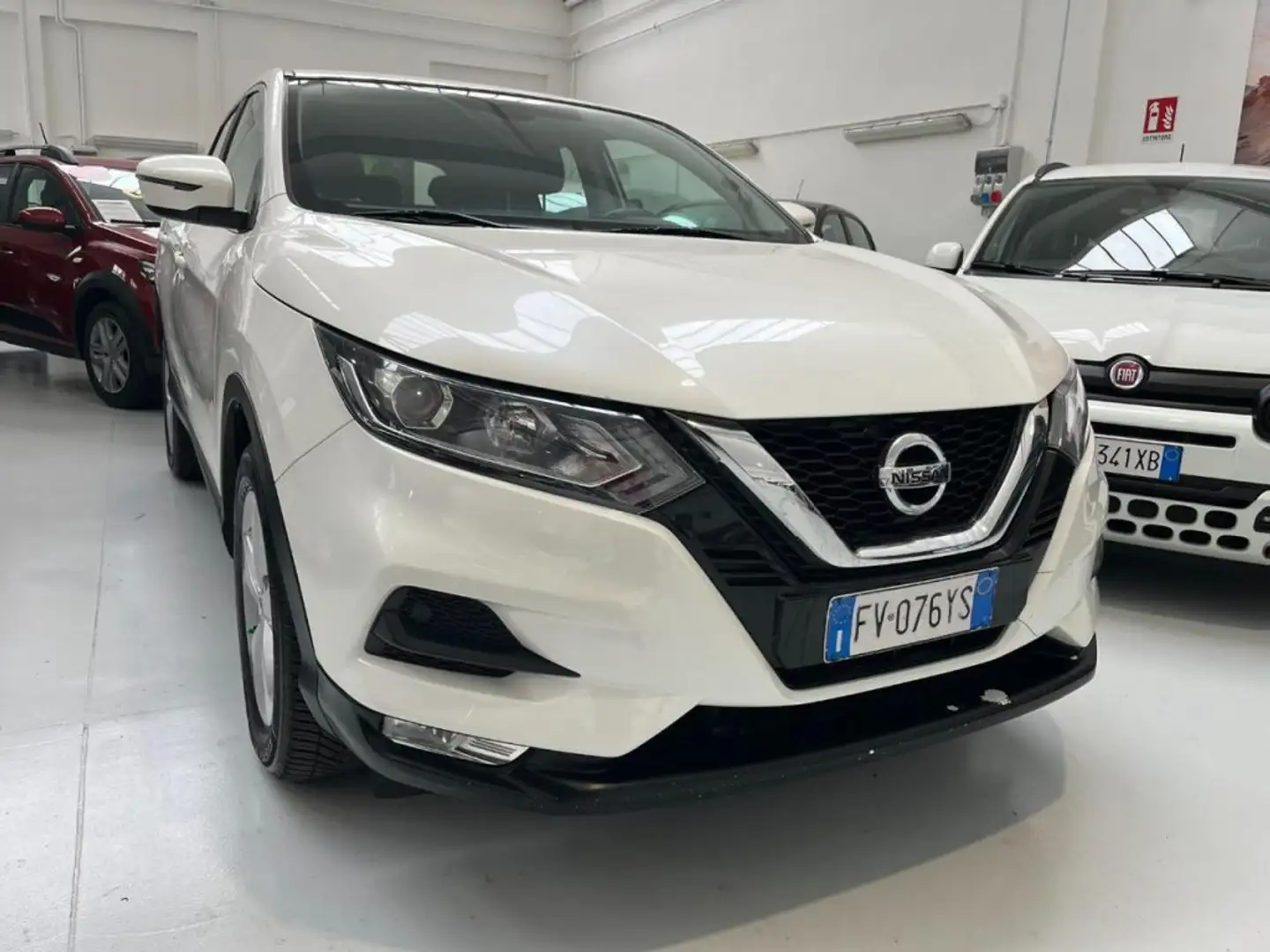 Nissan Qashqai 1.5 dCi 115 CV DCT Business cambio SEQUENZIALE Wit - 1