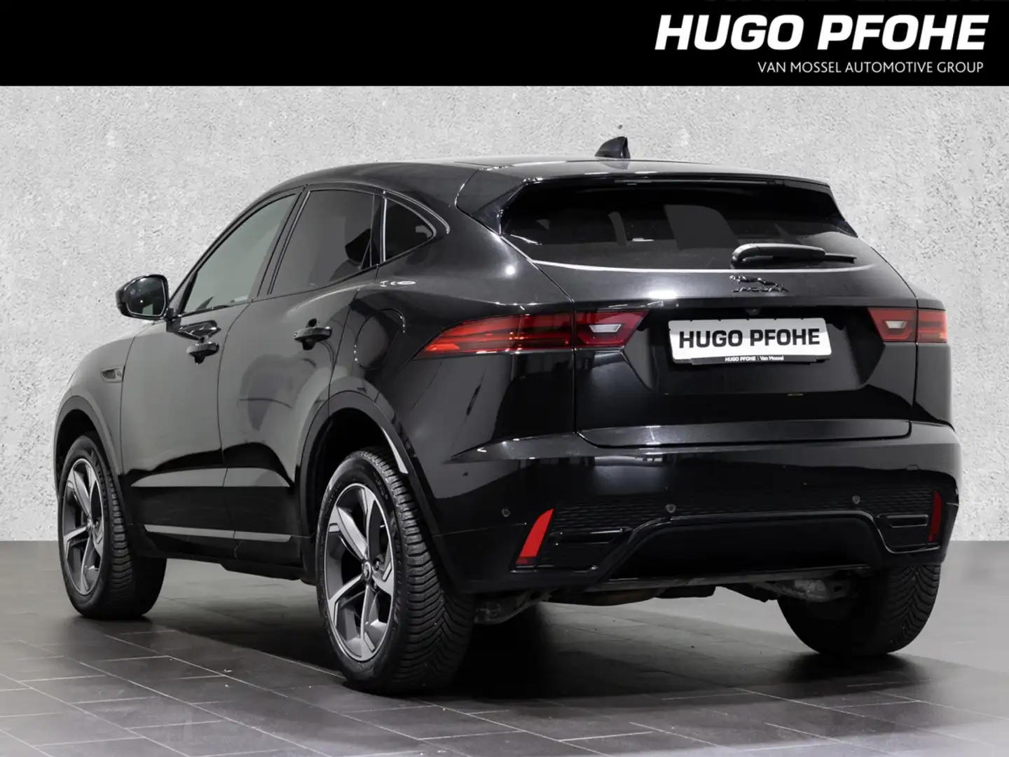 Jaguar E-Pace P300e AWD R-Dynamic SE Schwarz - 2