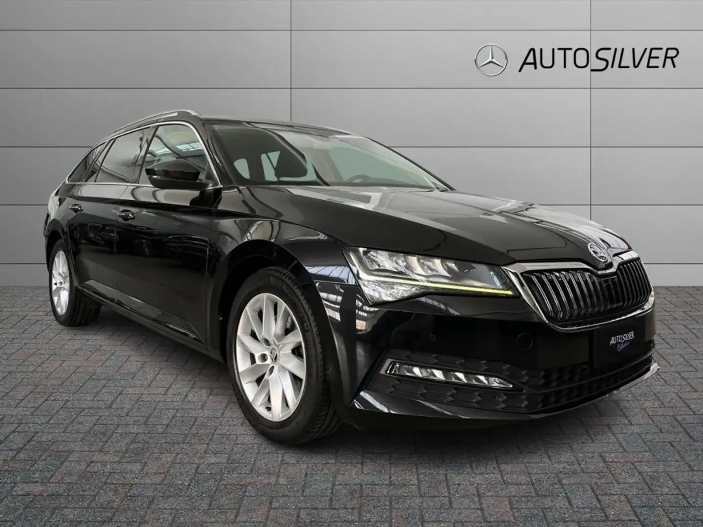 Skoda Superb 2.0 TDI 150 CV SCR DSG Wagon Style Nero - 1