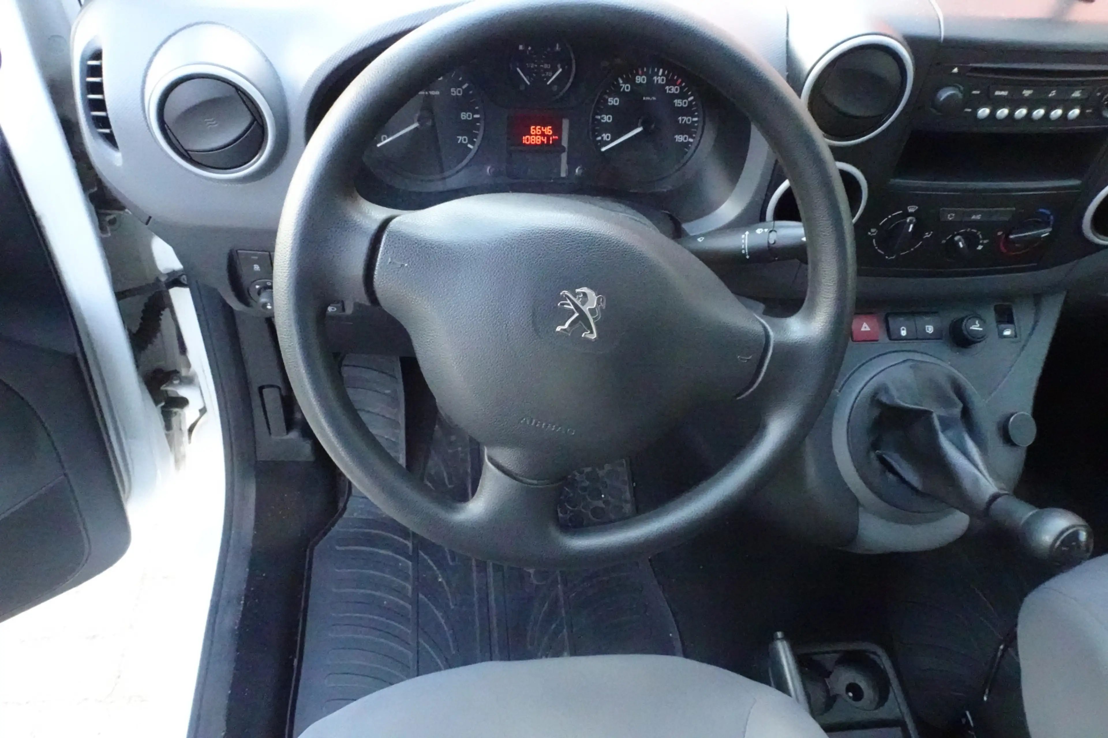 Peugeot Partner 120 1.6 HDi 75 L1 XR airco camera schuifdeur 10884 — photo 15