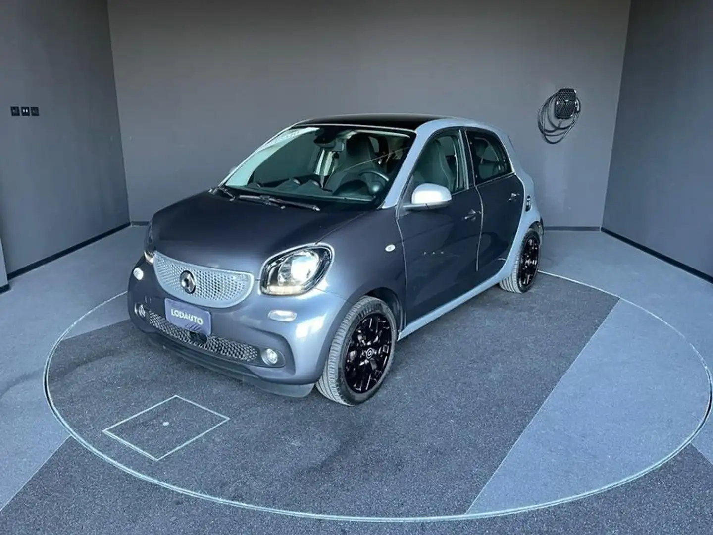 smart forFour 70 1.0 twinamic Passion siva - 1