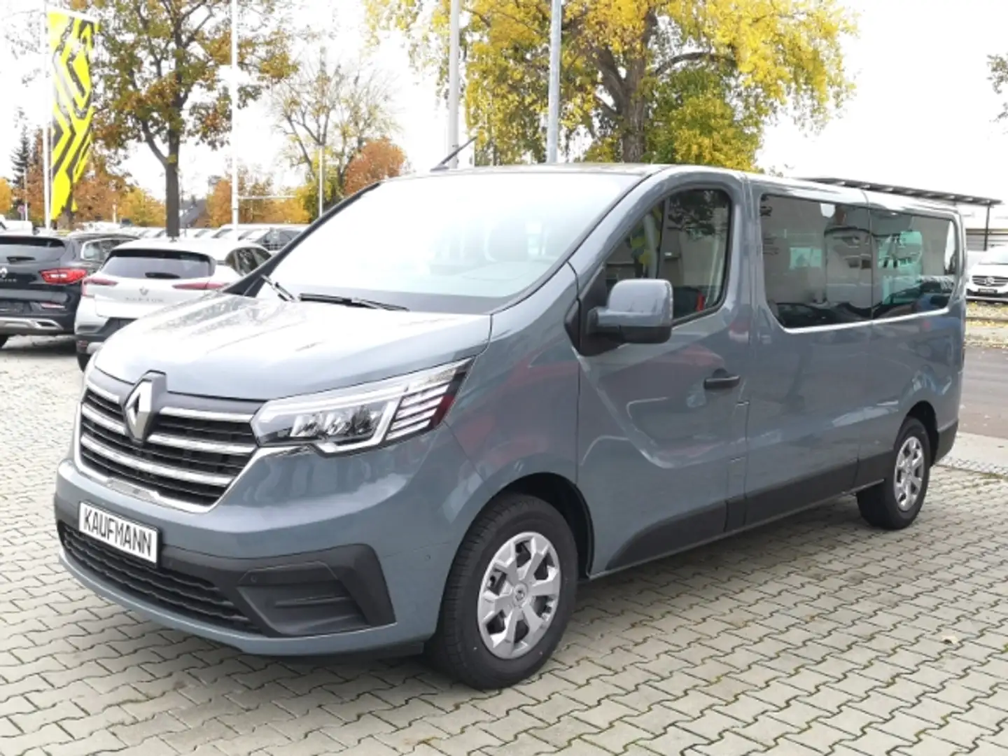 Renault Trafic Grand Combi L2H1 3,0t Life 2.0 BLUE dCi 110 9 Sitz Grijs - 1