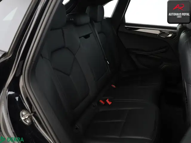 Porsche Macan view 12