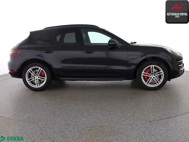 Porsche Macan view 6