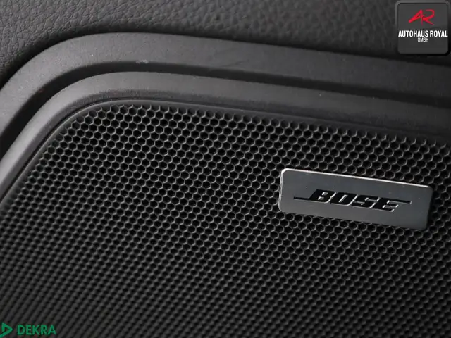 Porsche Macan view 14
