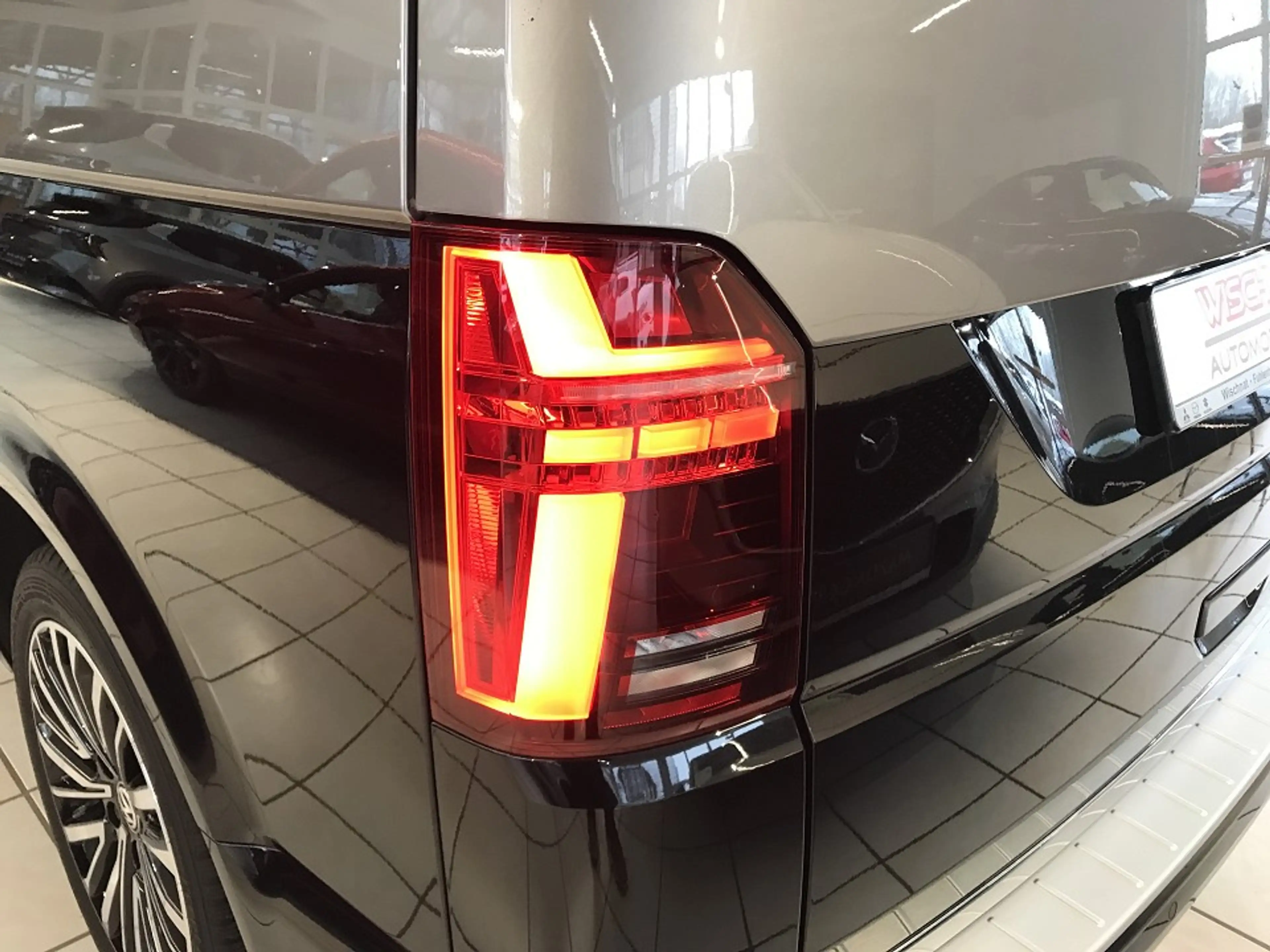 Volkswagen T6.1 Multivan 2.0 TDI 4Motion DSG Generation Six — photo 11