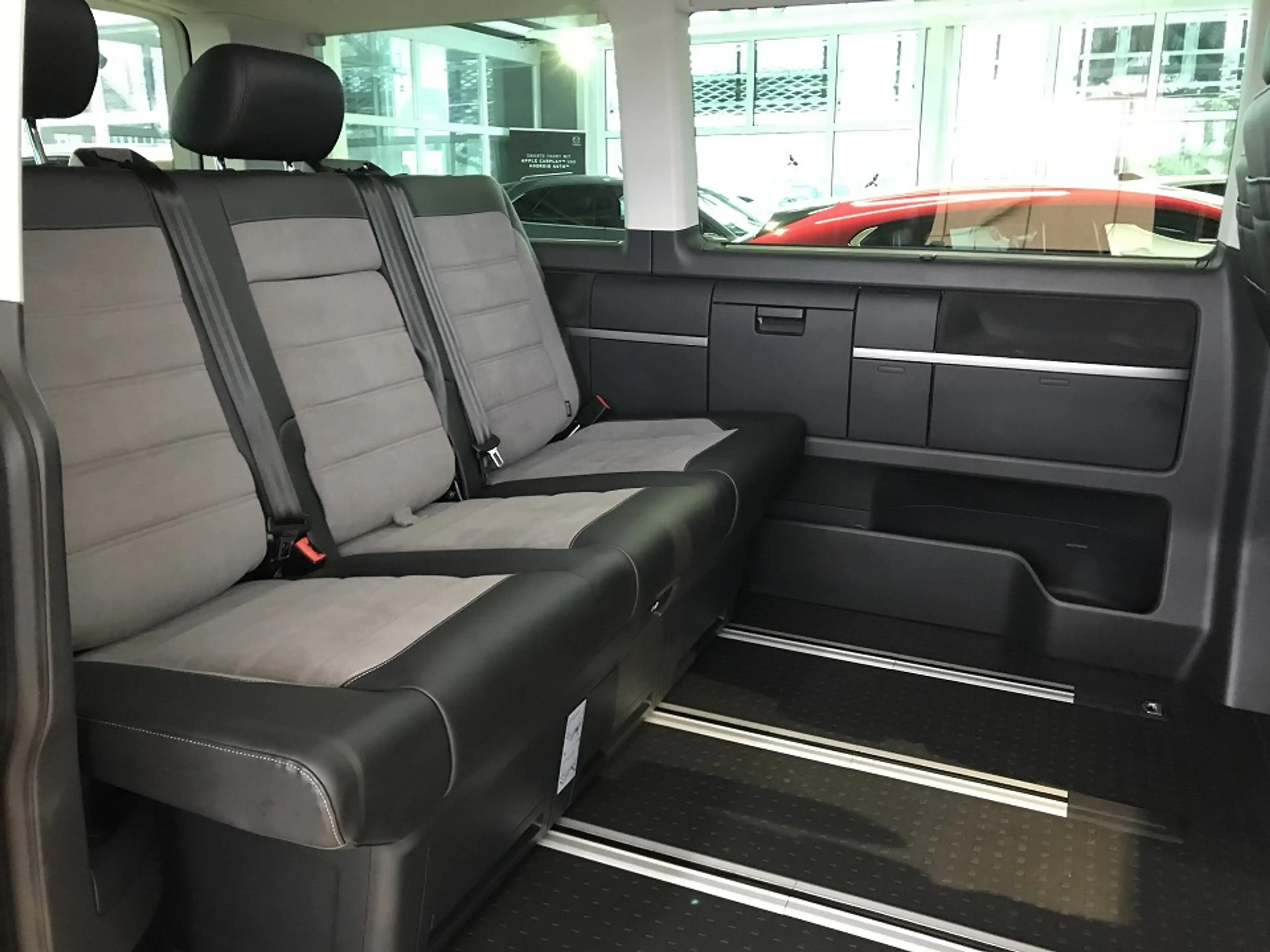 Volkswagen T6.1 Multivan 2.0 TDI 4Motion DSG Generation Six — photo 6