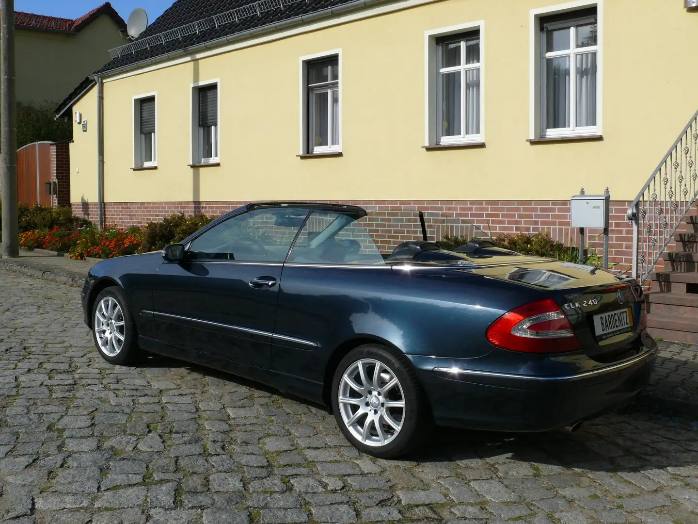 Mercedes-Benz CLK 240 CLK Automatic 6 Zyl. Navi Werkstattgepflegt Video Negru - 2