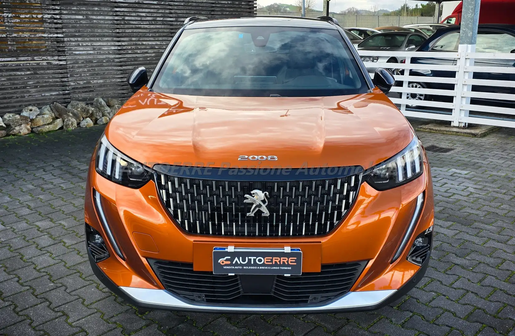 Peugeot 2008 1.2 puretech GT Pack Orange - 2
