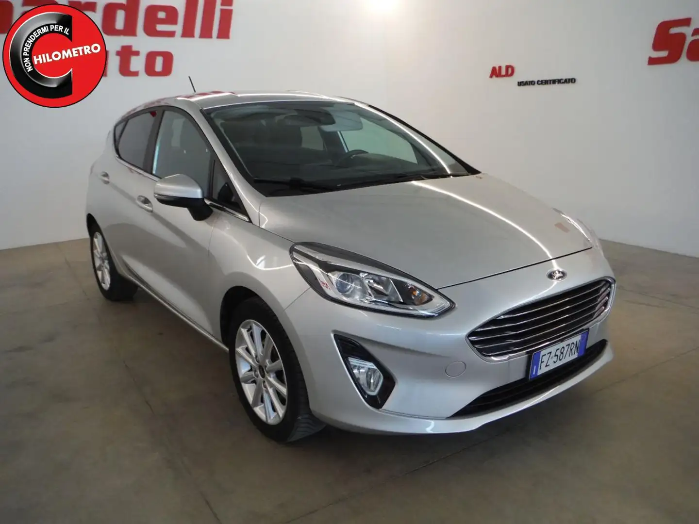 Ford Fiesta 1.1 85 CV 5 porte Titanium Argento - 2