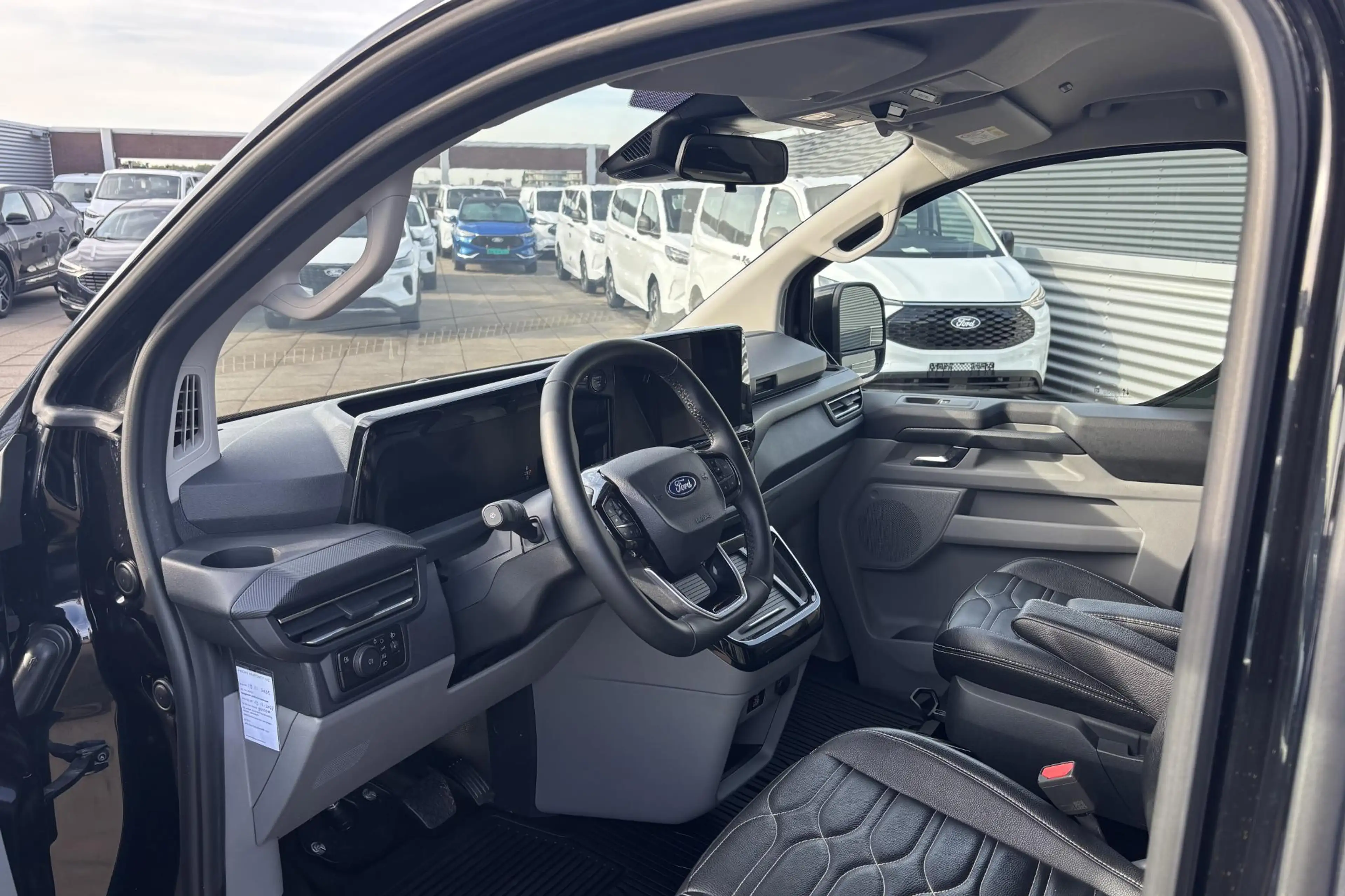 Ford Transit Custom 320 2.5 PHEV L2H1 Sport — photo 15