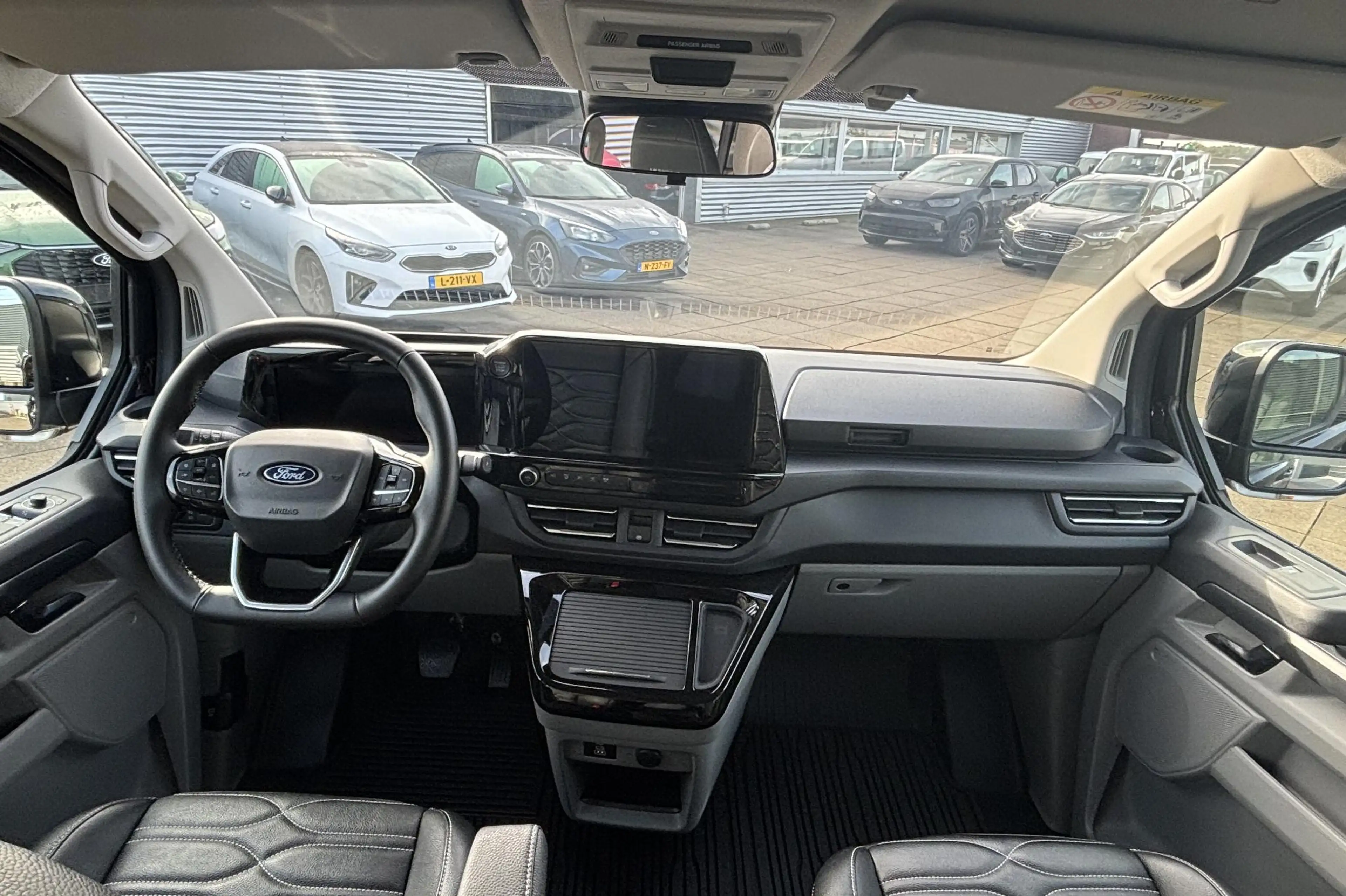 Ford Transit Custom 320 2.5 PHEV L2H1 Sport — photo 3